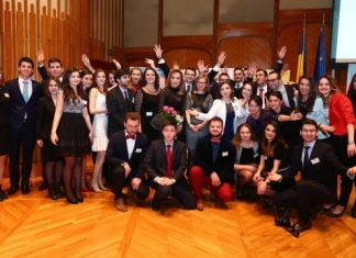 Klaus Iohannis alaturi de studentii romani din strainatate