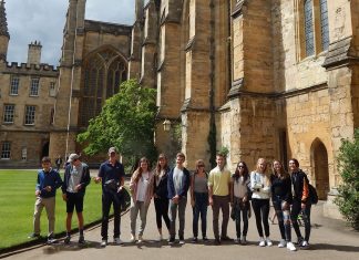 Oxford-ul cucerit de studentii romani