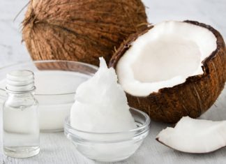 Uleiul de cocos: proprietati, utilizari si beneficii in domeniul cosmetic