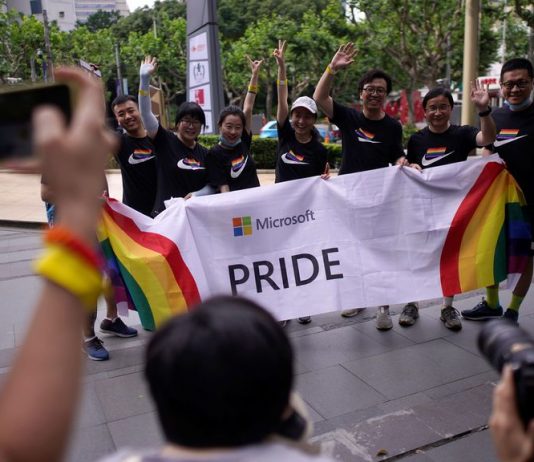 80% dintre barbatii gay chinezi se casatoresc cu femei din cauza presiunii familiei