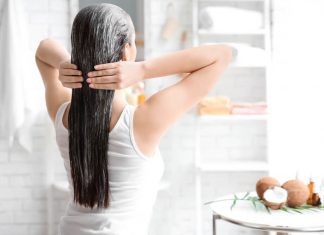 Masca de par vs balsam profund: Este unul mai bun decat altul pentru parul neted?