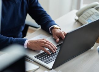 Cum să alegi laptopul potrivit pentru design in 2024?