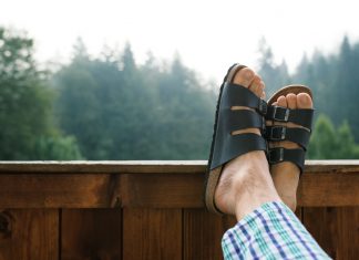 Design practic – de ce papuci bărbați sunt esențiali vara