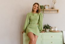 Cum transformi o rochie simplă într-un outfit spectaculos? 5 sfaturi de styling pe care le poți aplica imediat