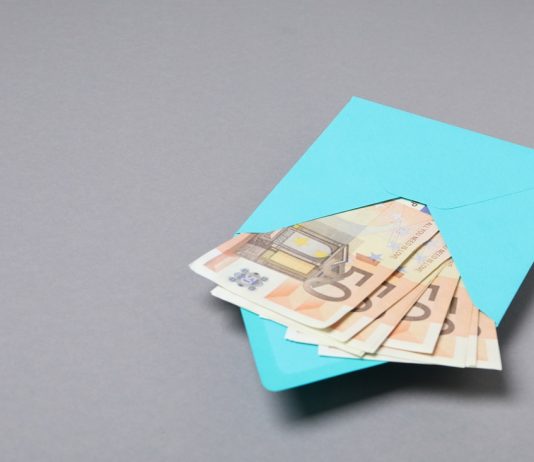Facturi mai mari, economii mai mici: cum își gestionează românii cheltuielile neprevăzute într-o perioadă de inflație